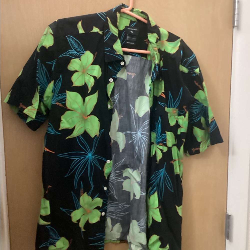 Quiksilver Black and Green Floral Casual Button Down Shirt